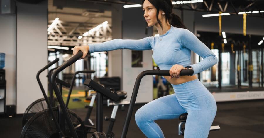 Air Bikes vs. Spin Bikes: Which is Better For Your Workout?