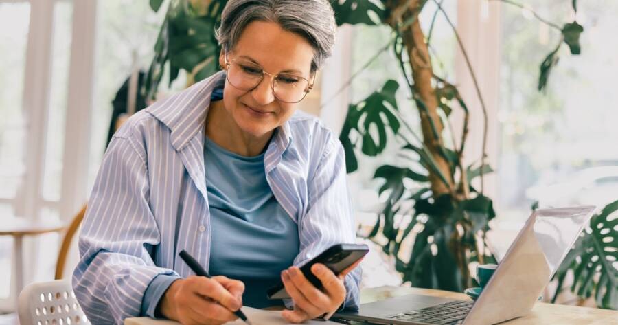 Bullet Journals vs. Digital Planners: Which Improves Follow-Through?